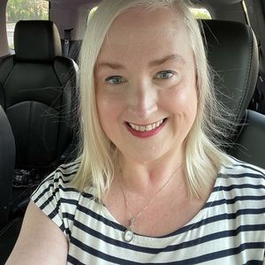 Meet your Posher, Holly